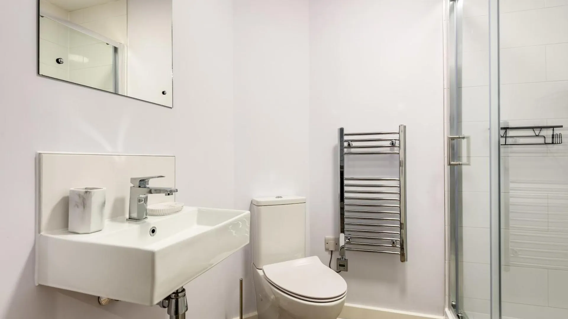 Modern 1 Bedroom York Apartment