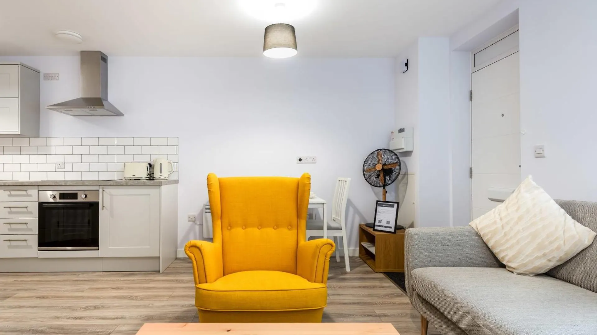Modern 1 Bedroom York Apartment